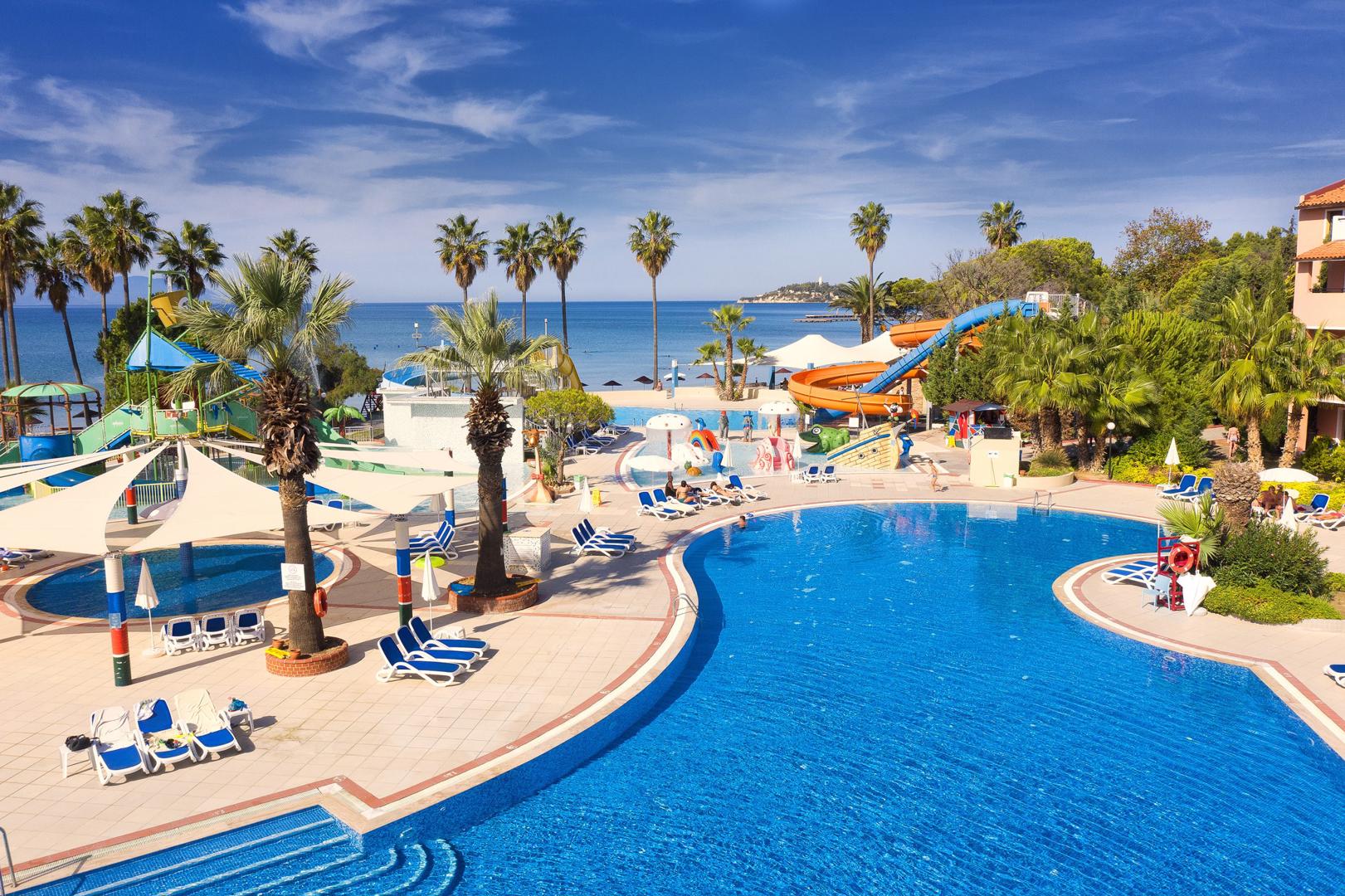 kus adasi pool-.jpg
